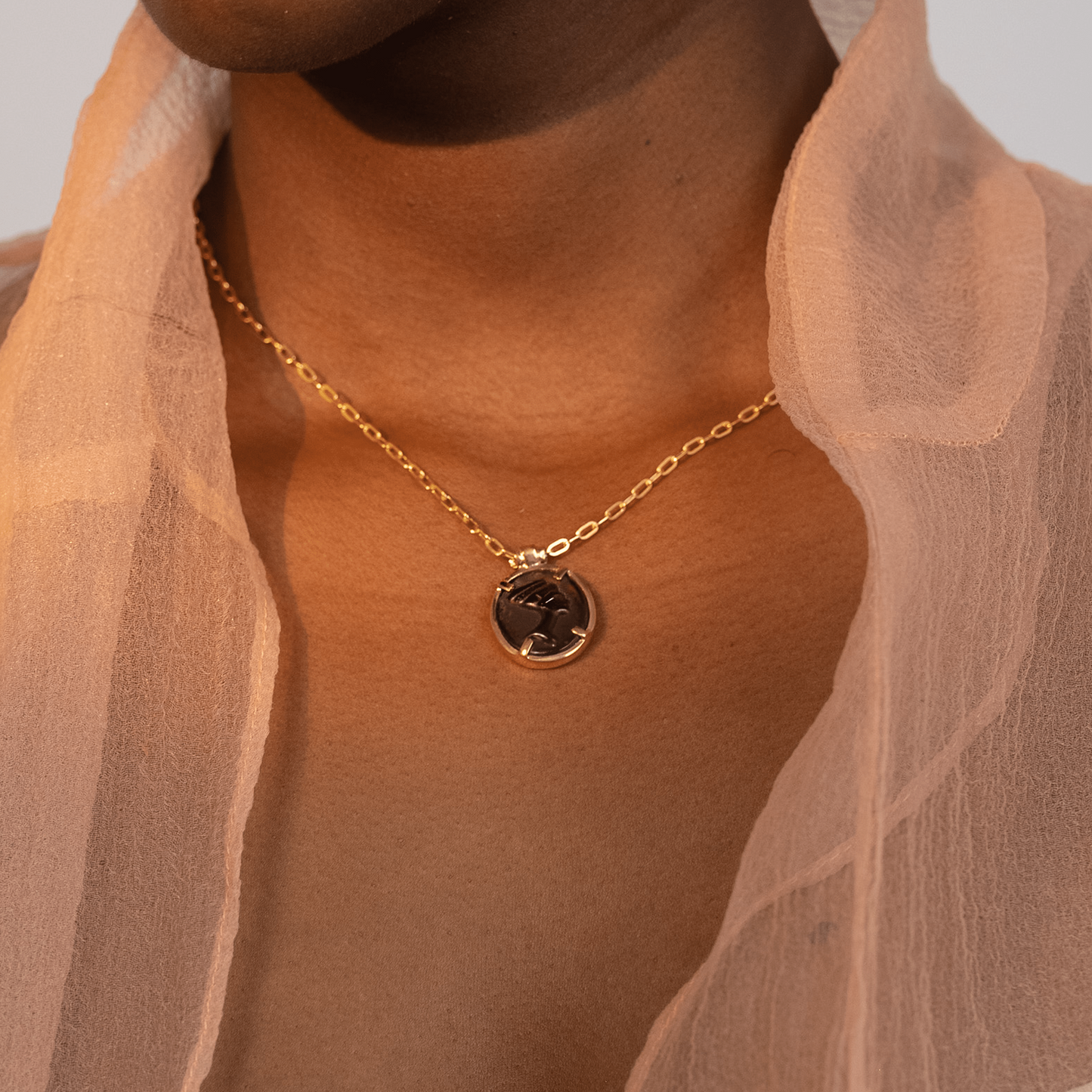 Nefertiti Agate Gold Pendant Necklace- Golden Horn