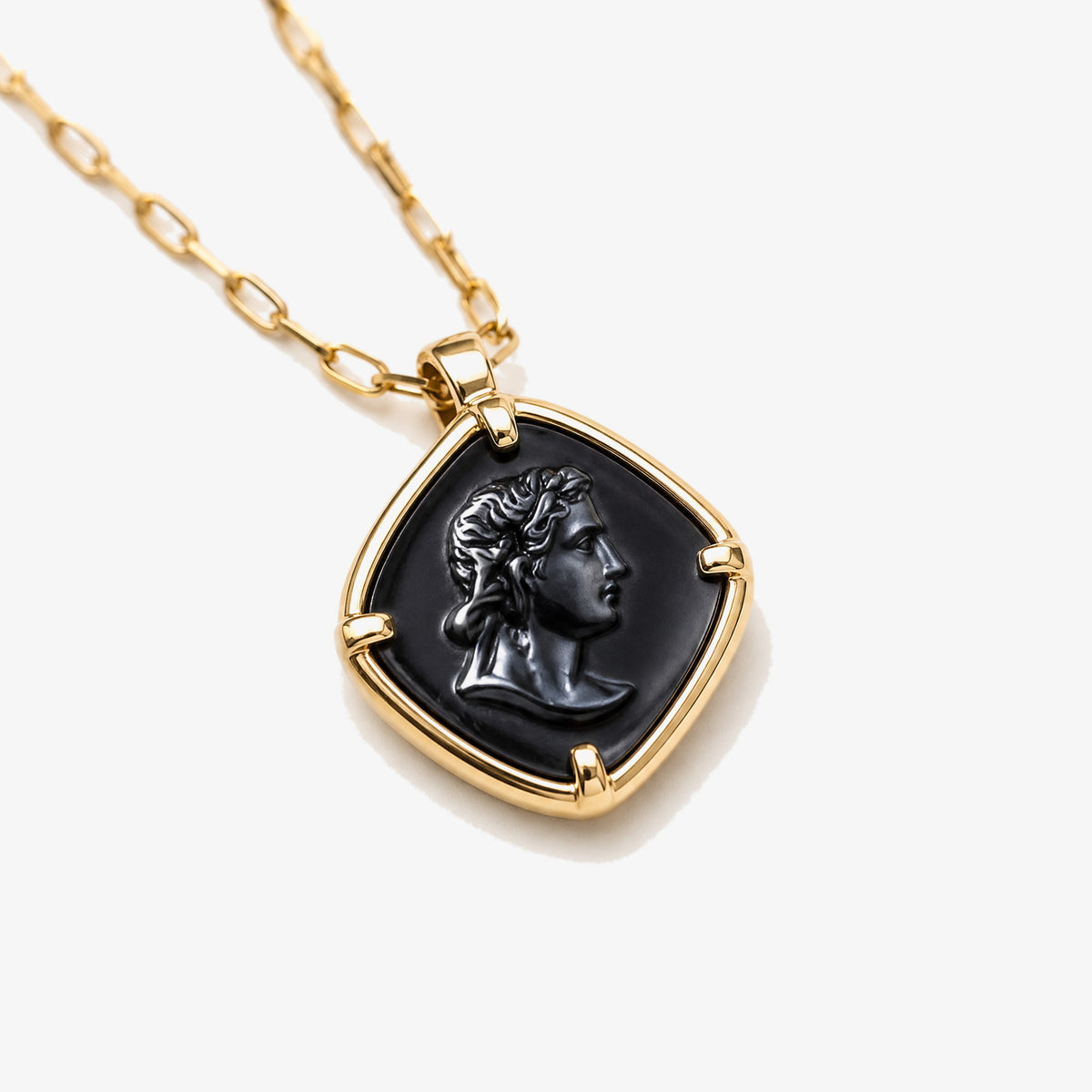 Apollo Black Agate Pendant Necklace pendant detail – Golden Horn Jewellery