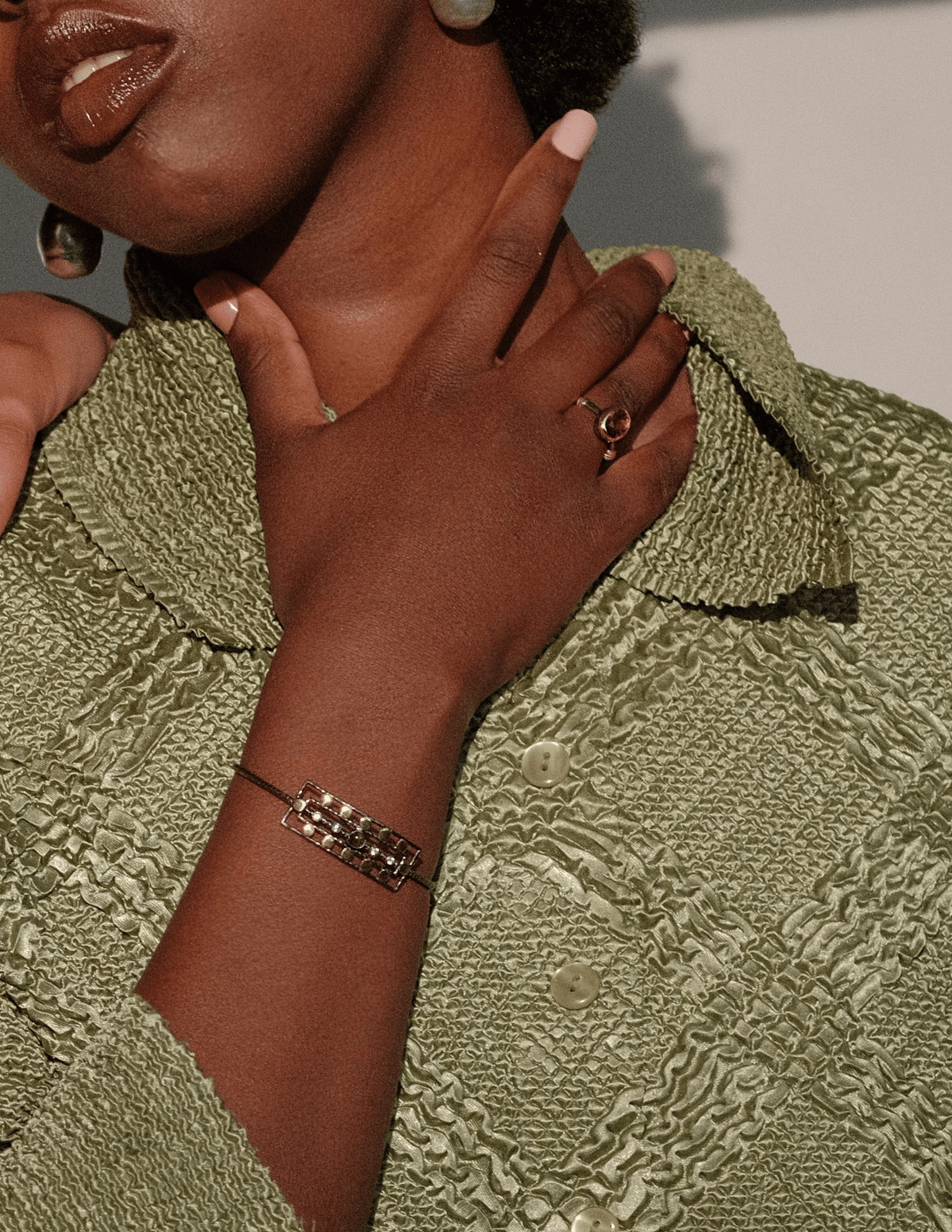 Ancient Queen Bracelet - Golden Horn