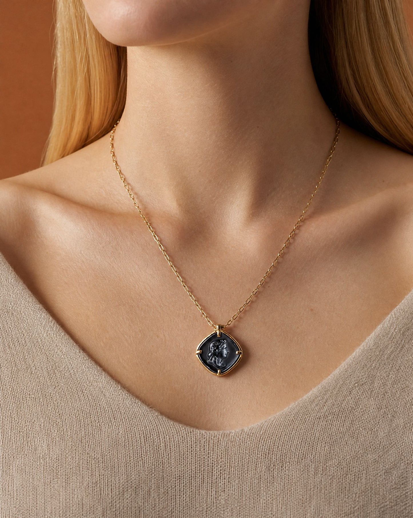 Apollo Black Agate Pendant Necklace close-up at the collarbone – Golden Horn Jewellery