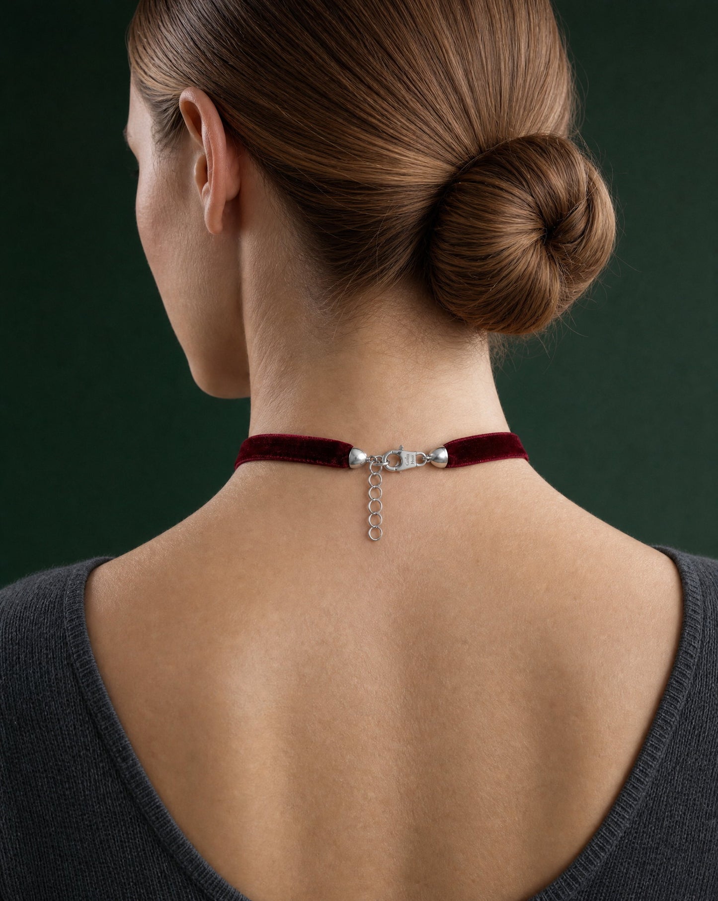Red Velvet Choker Necklace clasp detail at the nape – Golden Horn Jewellery