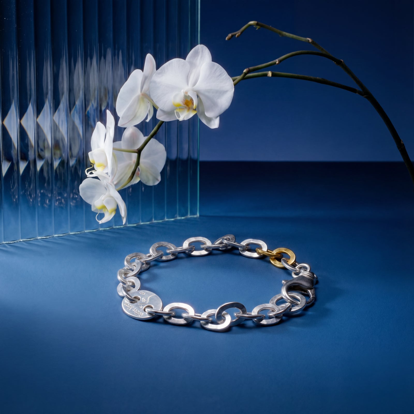 Experience bracelets where Istanbul Grand Bazaar's craftsmanship meets London's design at Golden Horn. Our collection offers a variety of styles, and natural gemstones.