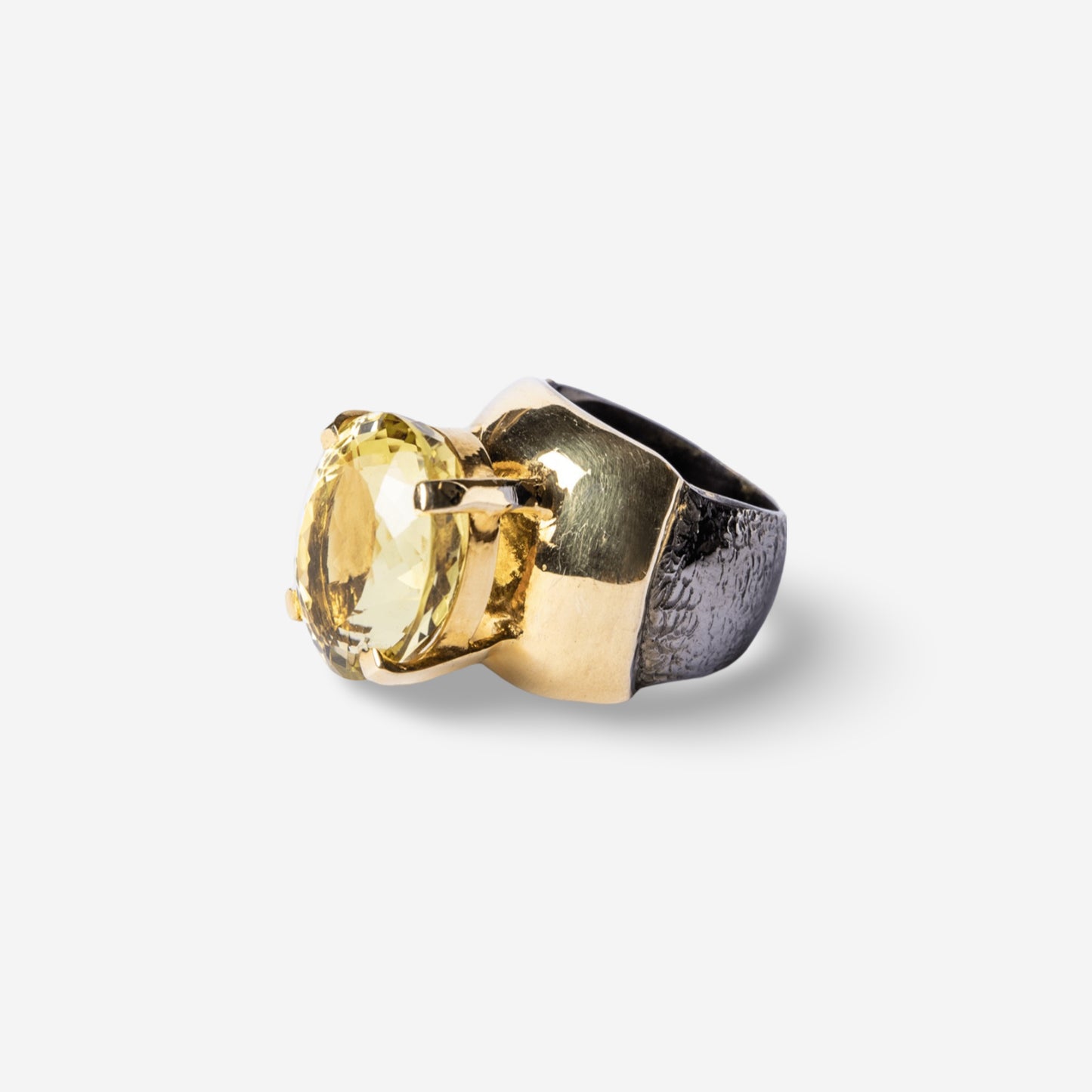 Antoinette Ring - Oval - Golden Horn
