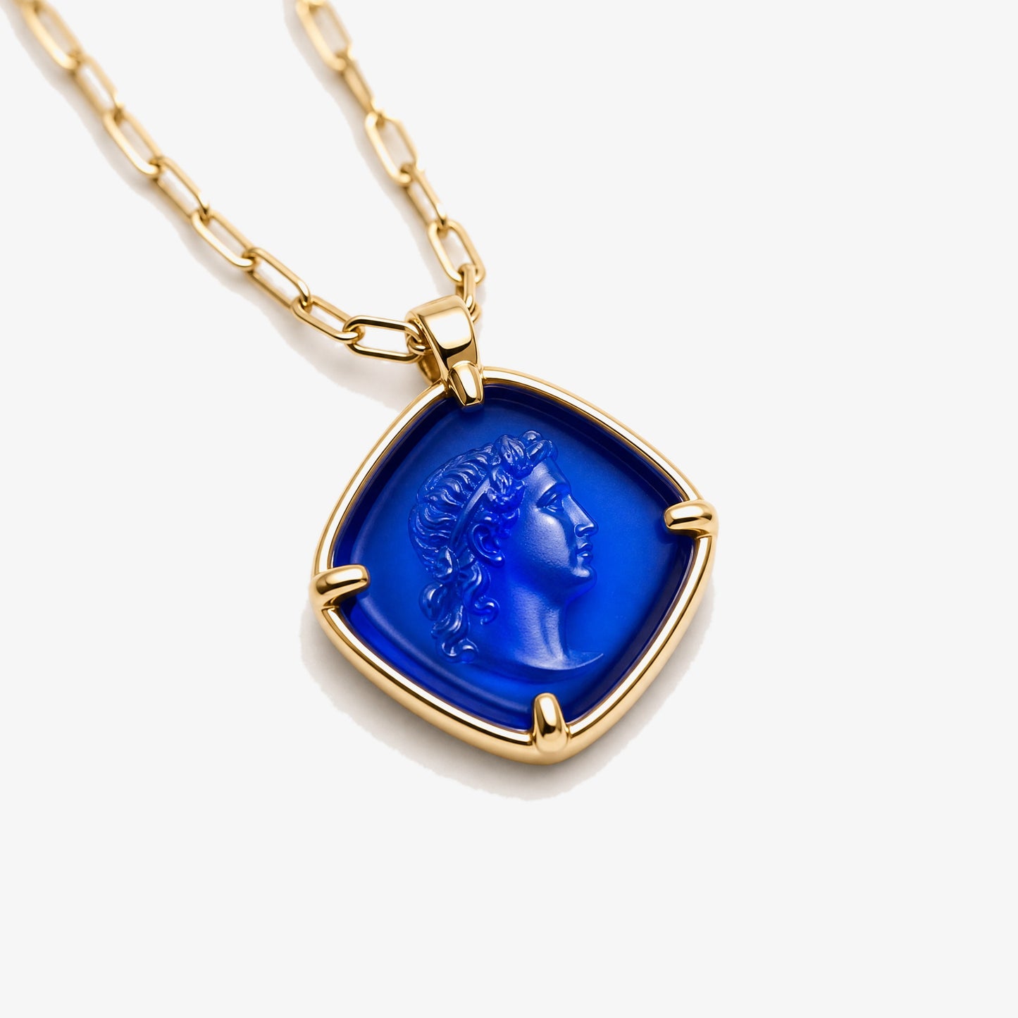 Apollo Blue Agate Pendant Necklace pendant detail – Golden Horn Jewellery